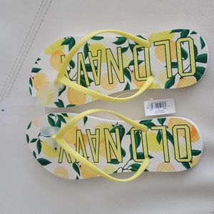 P019   Old Navy Slip on slipper flip flop size 9